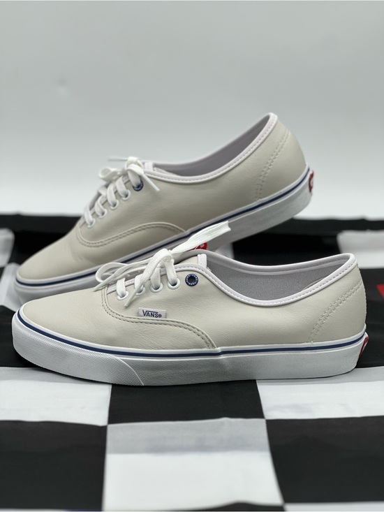 Vans Other - Vans Low-Top Sneakers in Off-White with Navy Trim